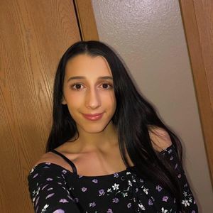 Meet your Posher, Olivia